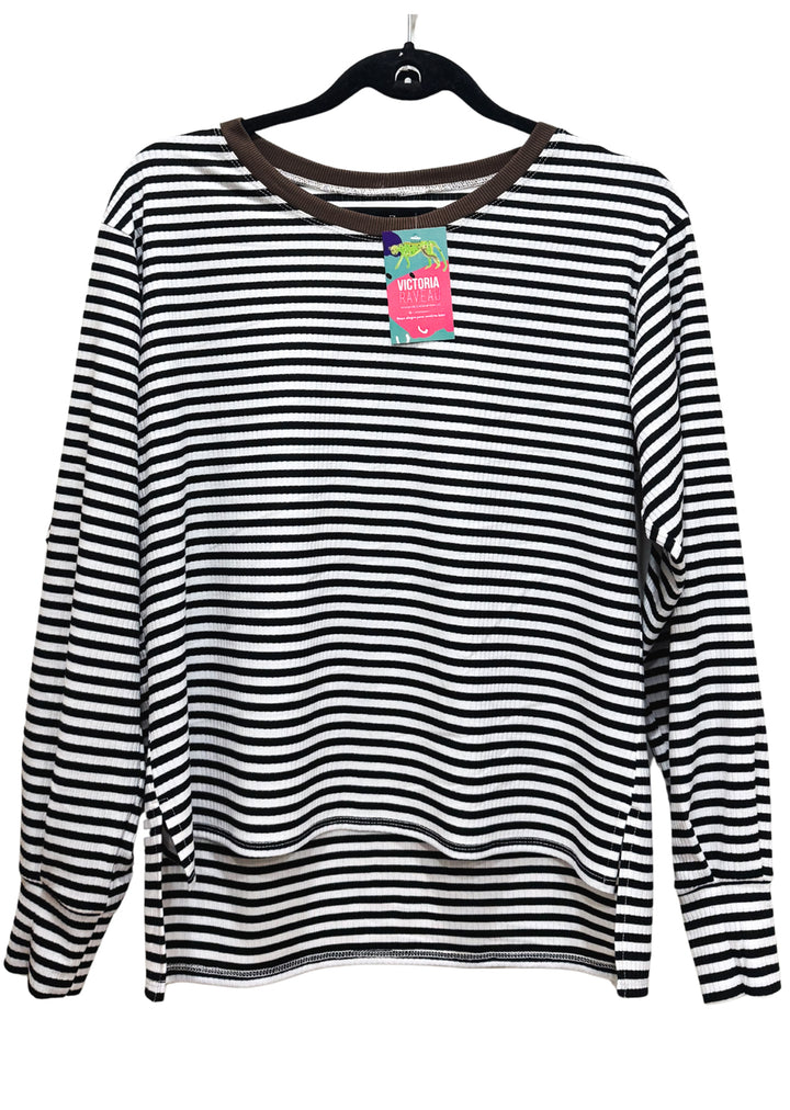 Polera Dani | Rayas negro, cuello chocolate