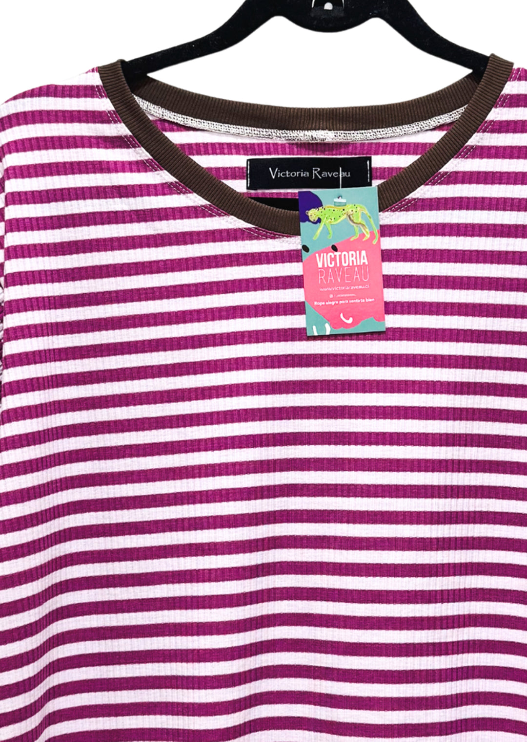 Polera Dani | Rayas magenta, cuello chocolate