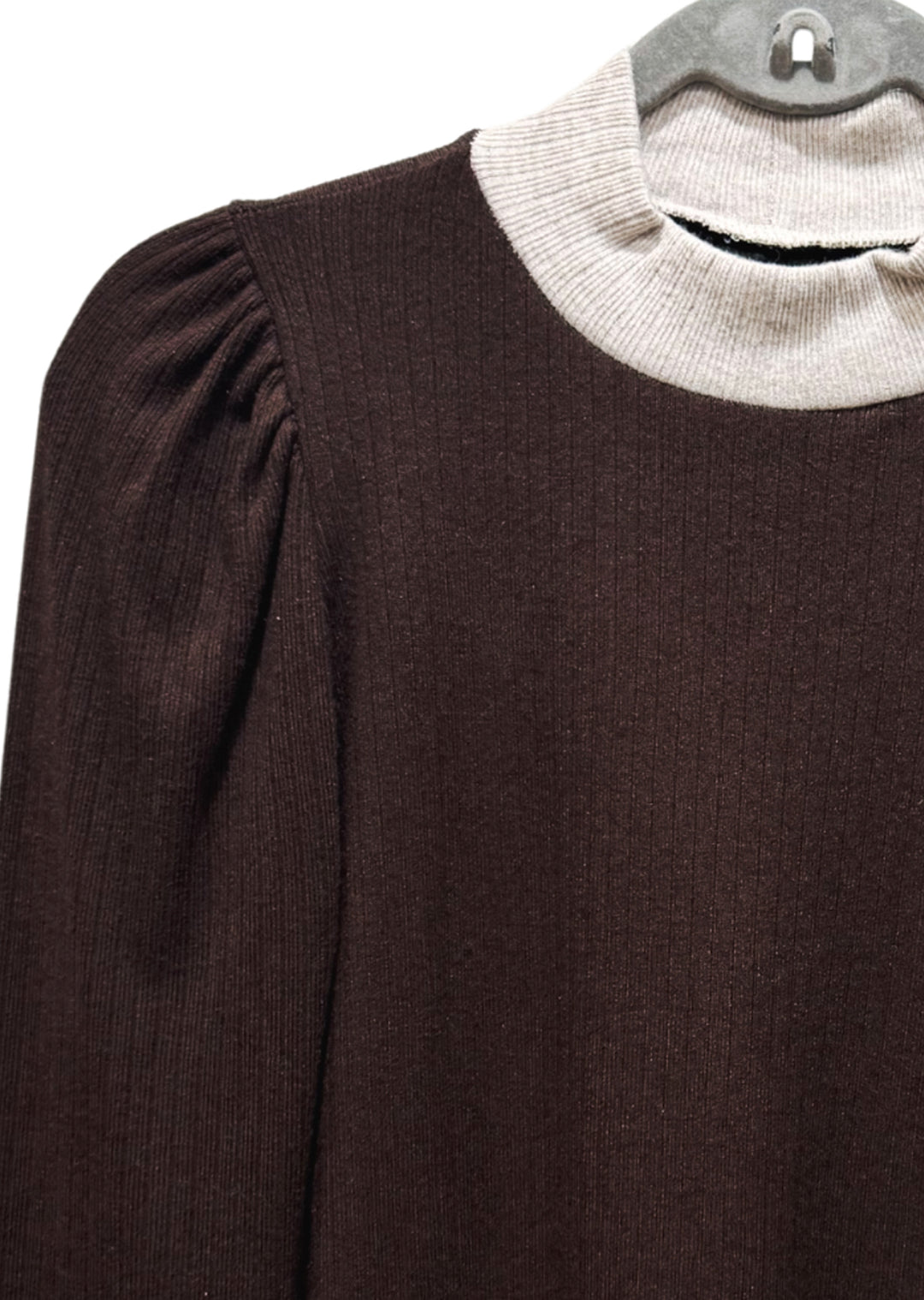 Beatle Laura | Chocolate cuello beige