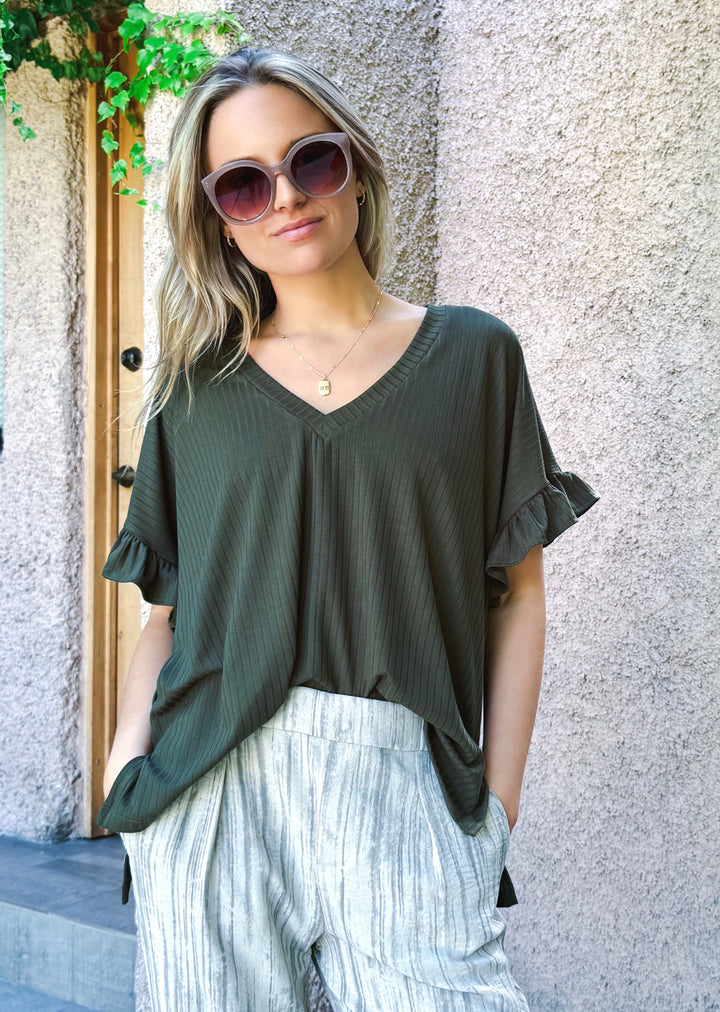 Polera Angela musgo - polera mujer fresca para looks casuales o salidas de día hecha en Chile | Victoria Raveau