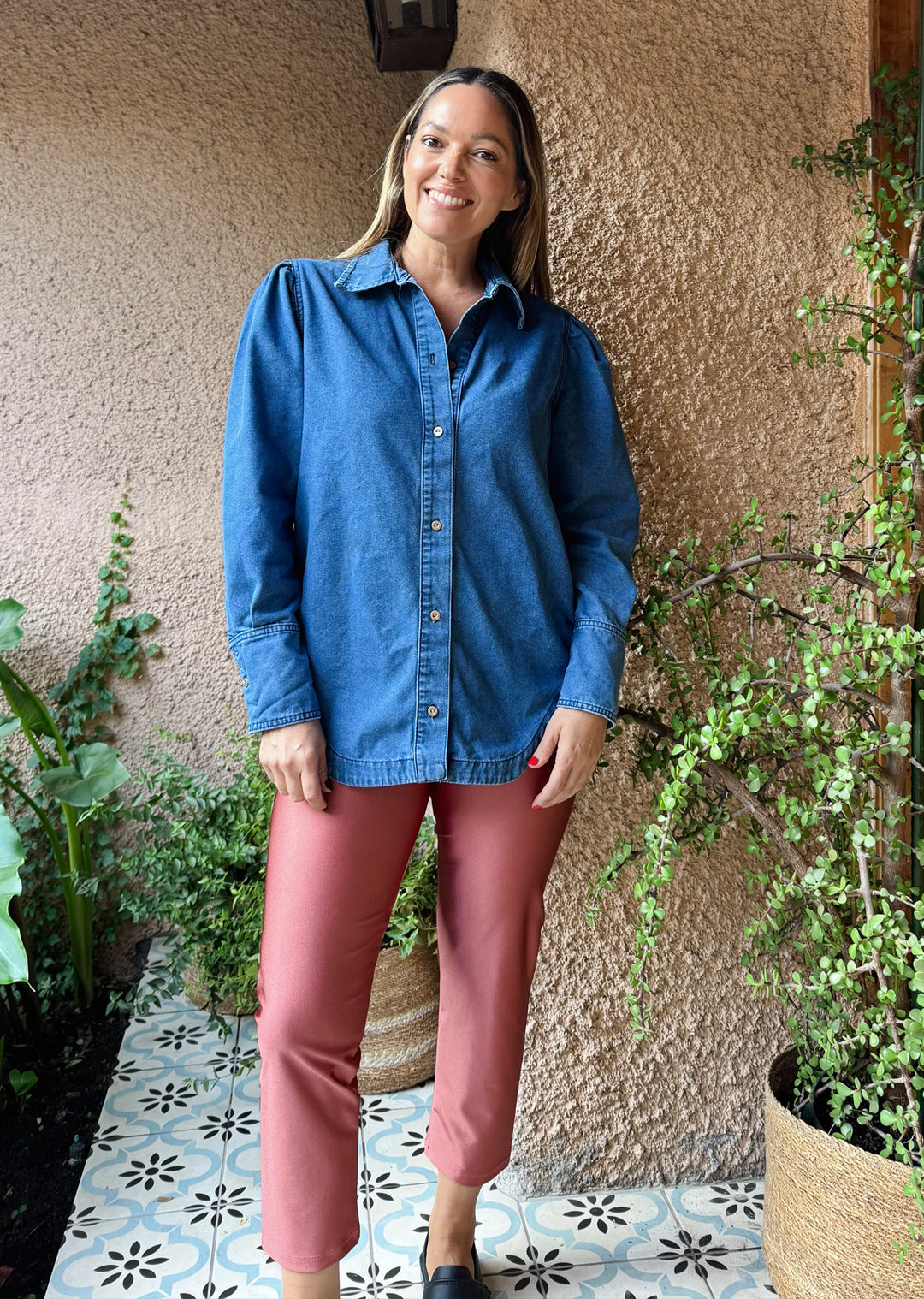 Camisa denim mujer - camisa vaquera para looks casuales o salidas de día hecha en Chile | Victoria Raveau