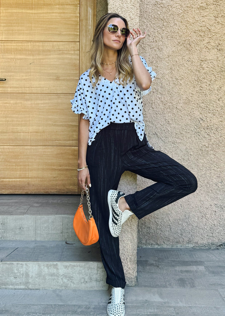 Polera Angela | Lunares fondo blanco