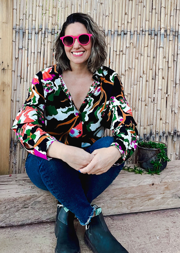 Blusa Vale | Flores - Fondo Negro