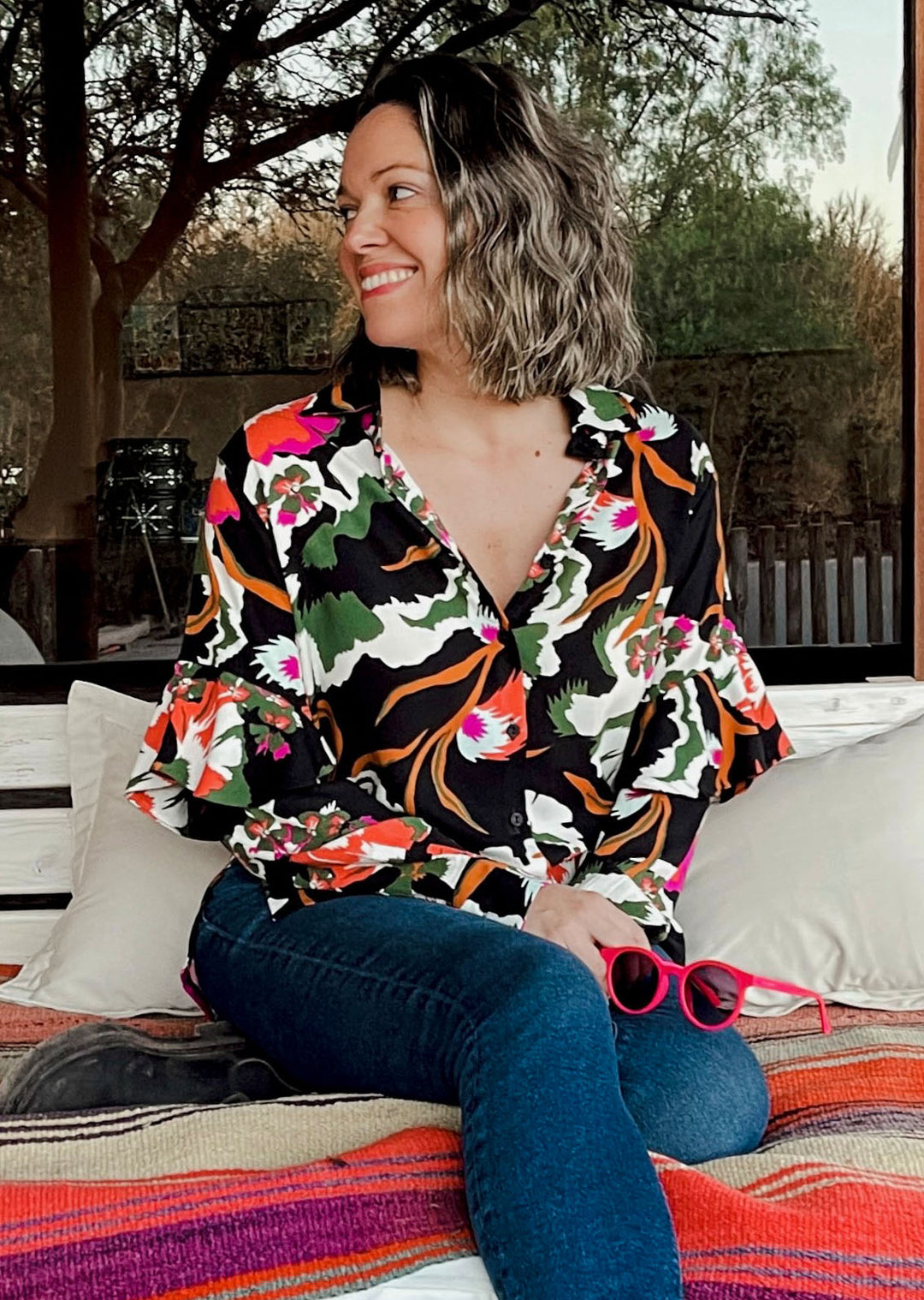 Blusa Vale | Flores - Fondo Negro