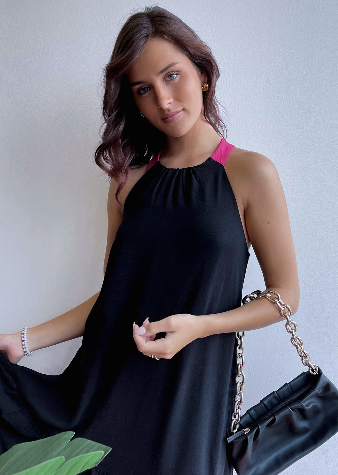 Vestido Roberta | Negro - Cuello Fucsia