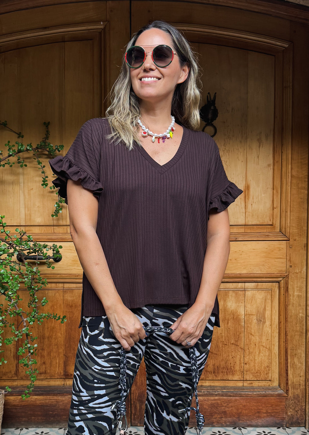 Polera Angela chocolate - polera mujer para looks neutros y uso diario hecha en Chile | Victoria Raveau