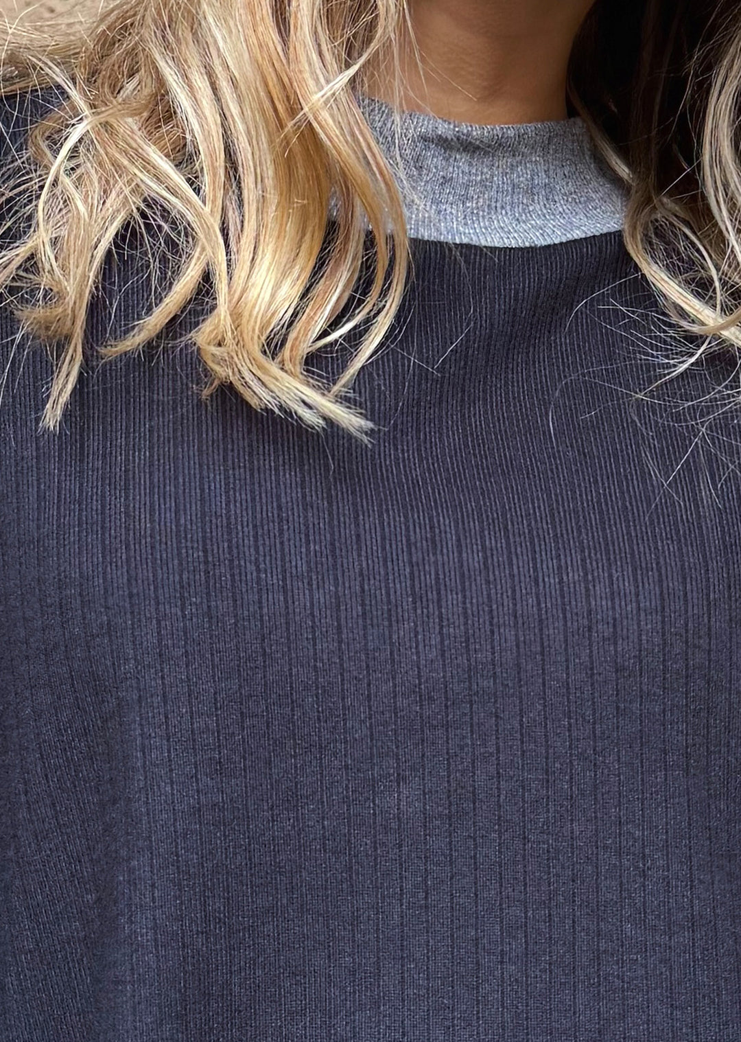 Beatle Ana | Negro cuello gris