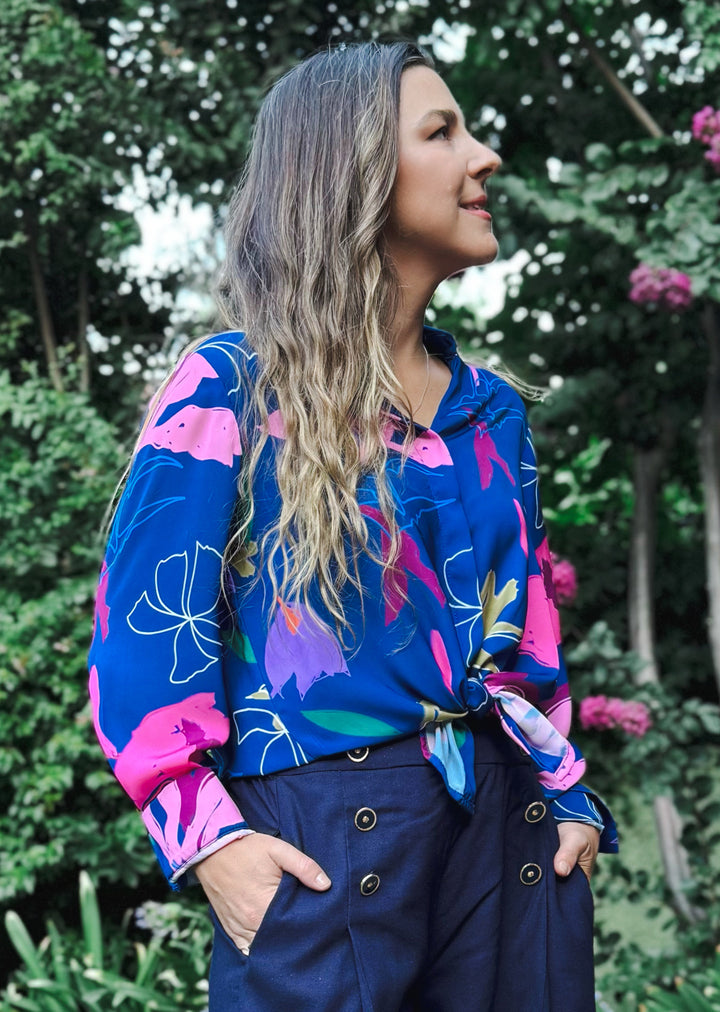 *PRE VENTA*  Blusa Bernarda | Flores Pink Fondo Azul