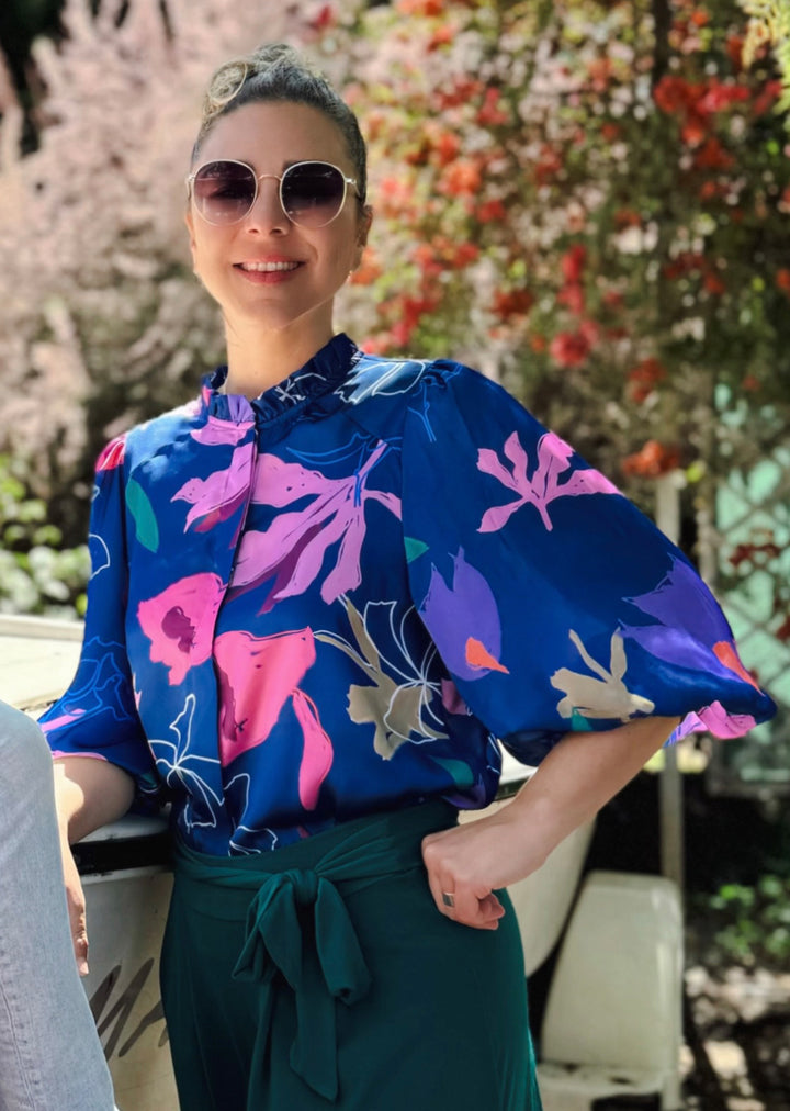 Blusa Antonia | Flores Pink Fondo Azul