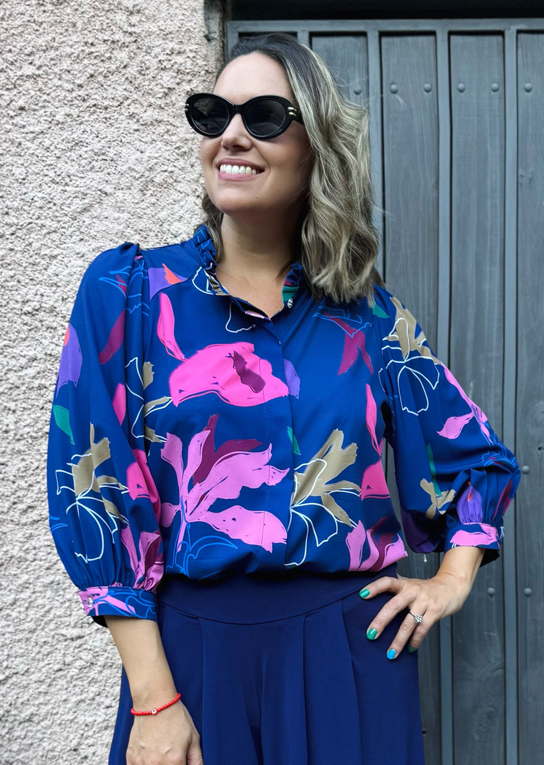 Blusa Antonia | Flores Pink Fondo Azul