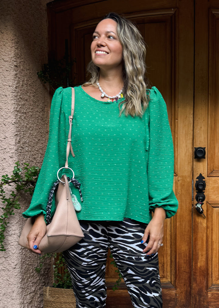 Blusa Gloria verde - blusa mujer fresca para el trabajo o salidas casuales hecha en Chile | Victoria Raveau
