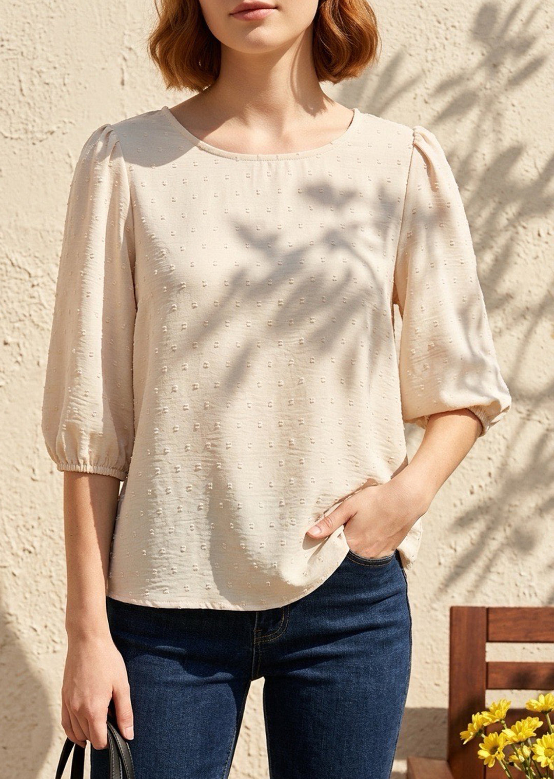 Blusa Gloria arena - blusa mujer versátil para looks neutros y uso diario hecha en Chile | Victoria Raveau