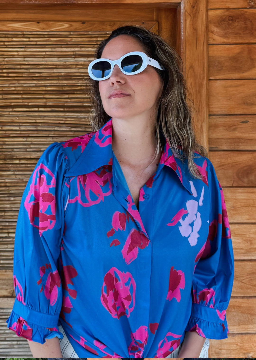 Blusa Aurora | Flores fondo azul