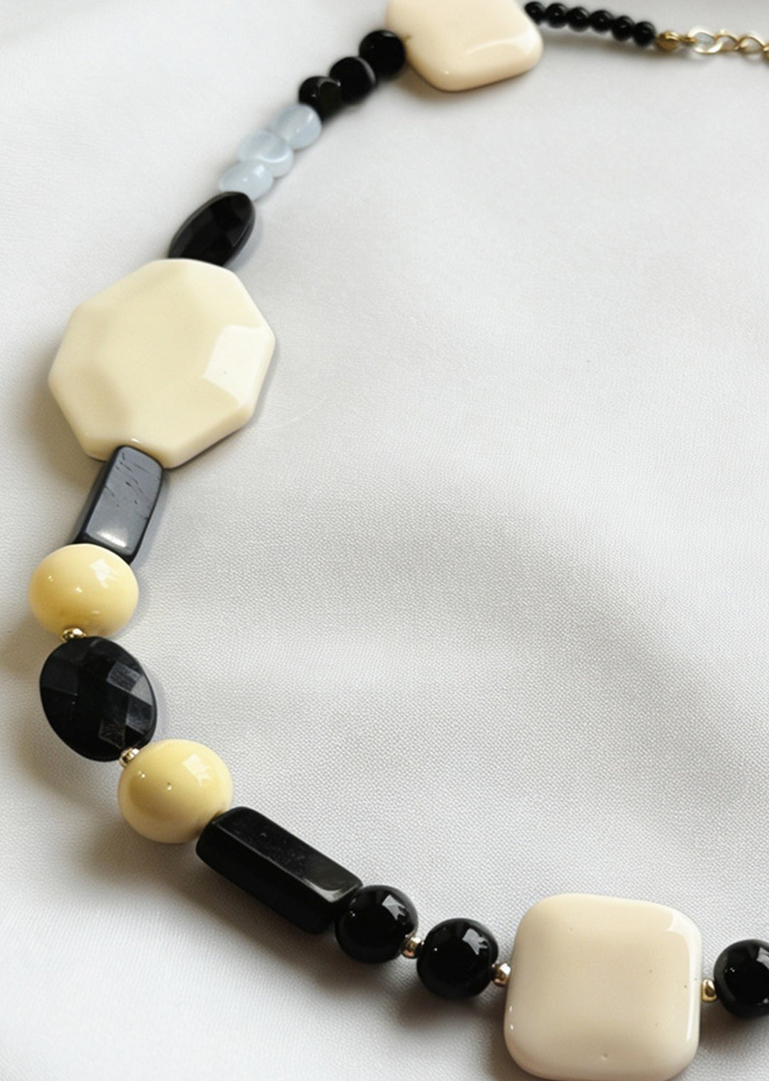 COLLAR 47
