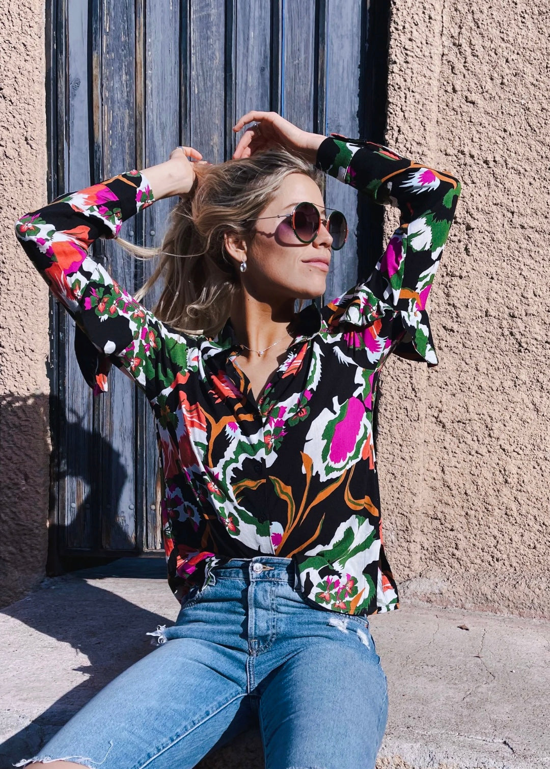 Blusa Vale | Flores - Fondo Negro