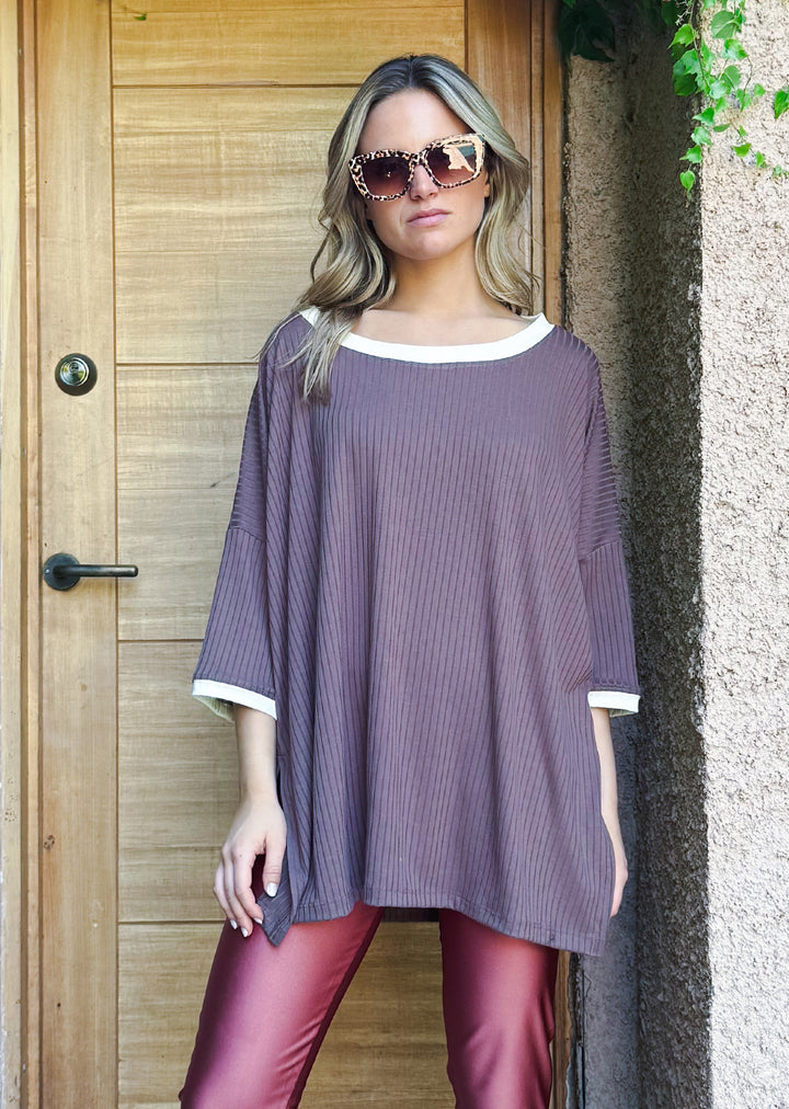 Polera Irene taupé y crudo - polera mujer bicolor para looks neutros y uso diario hecha en Chile | Victoria Raveau