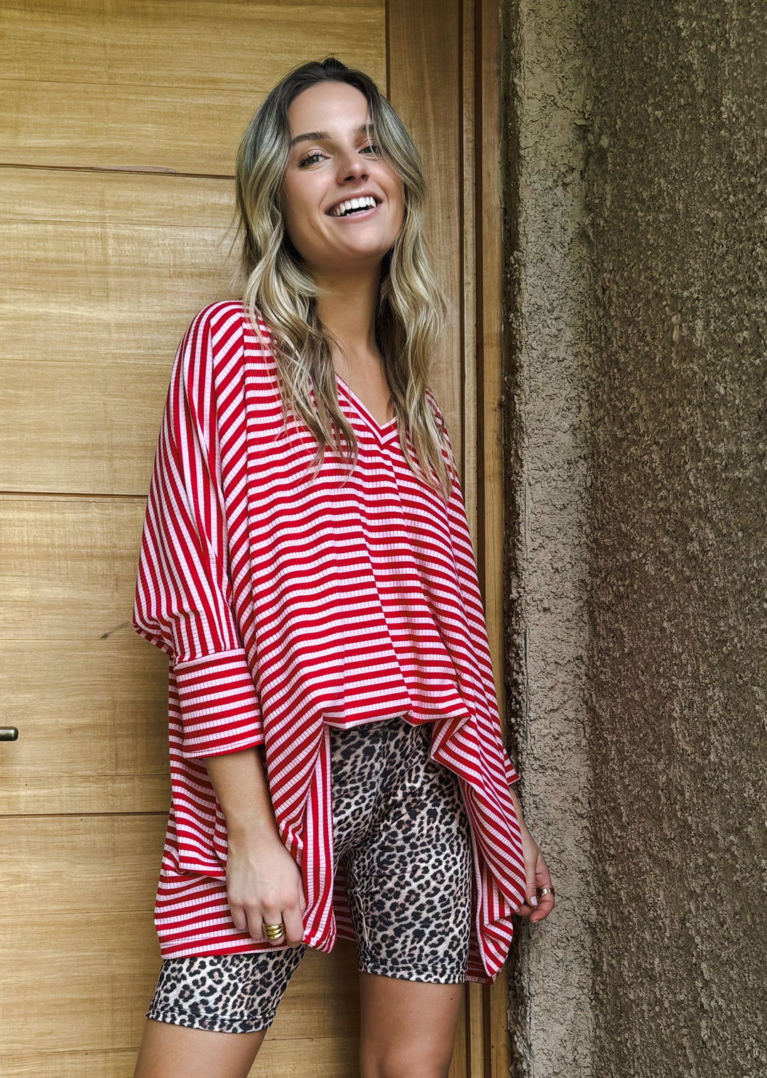 Polera Leonor | Líneas Rojo