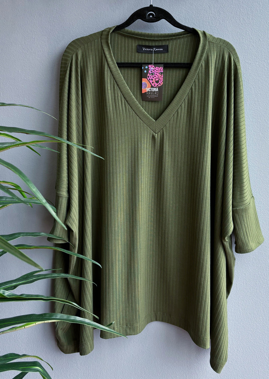 Polera Leonor cuello V | Musgo