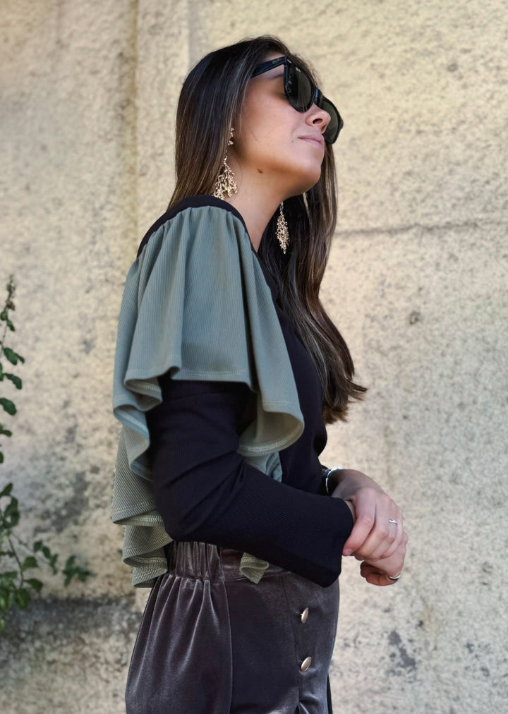 *PRE VENTA* Polera Paula | Negro vuelos verde musgo
