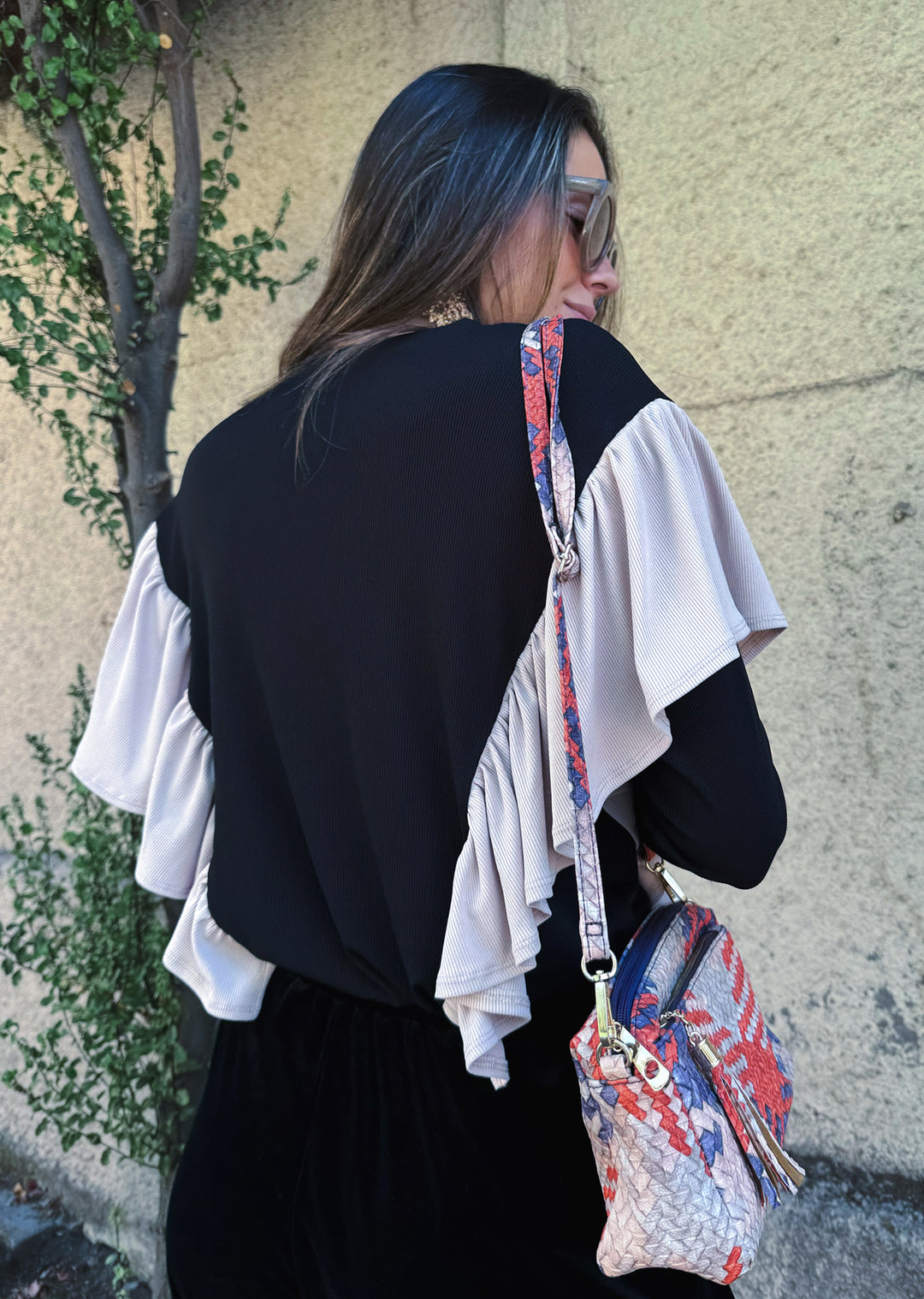 *PRE VENTA* Polera Paula | Negro vuelos beige