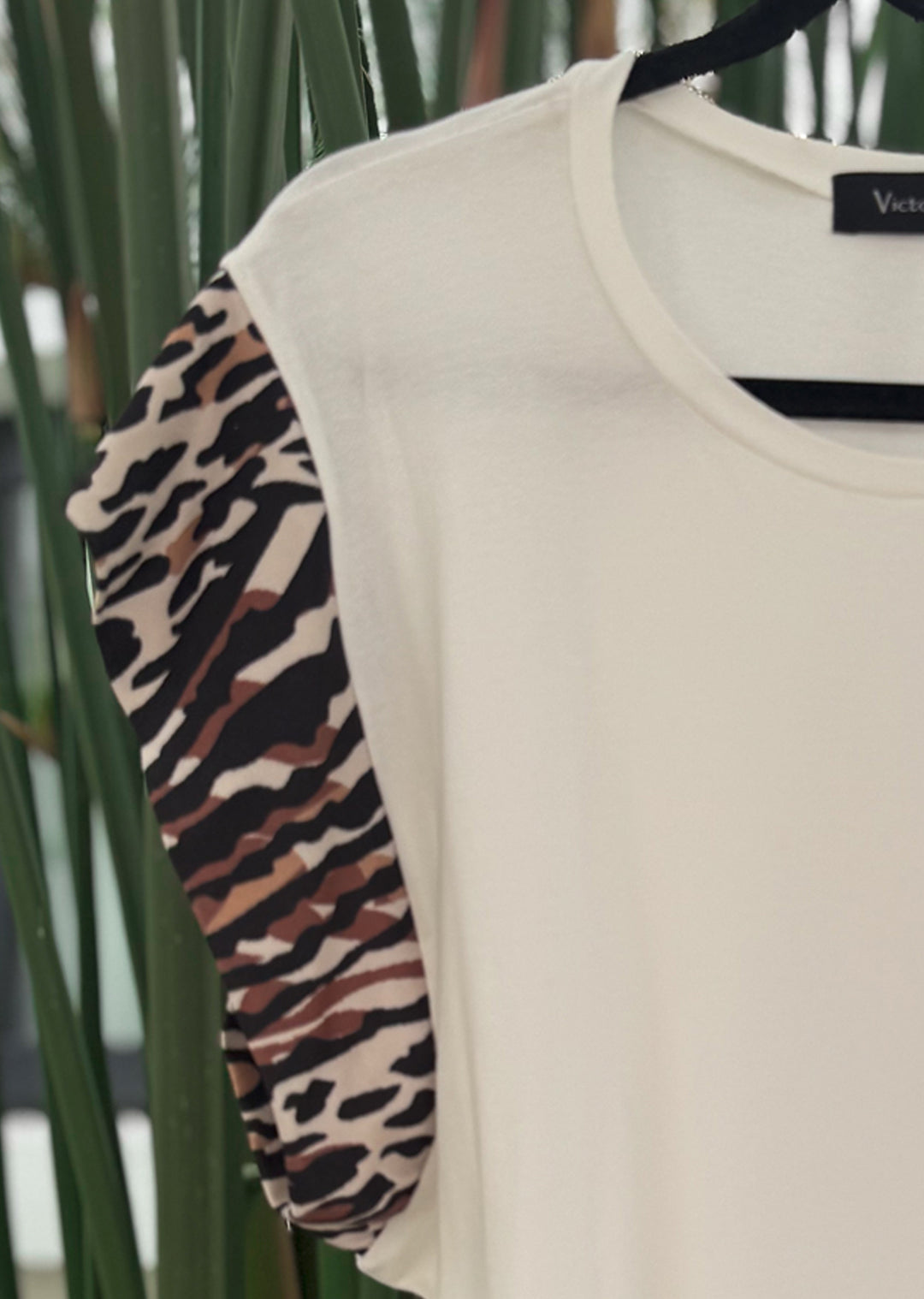 Polera Andrea | Crudo Mangas Animal Print