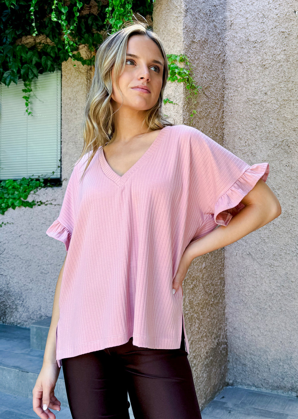 Polera Angela palo rosa - polera mujer romántica para looks casuales o salidas de día hecha en Chile | Victoria Raveau