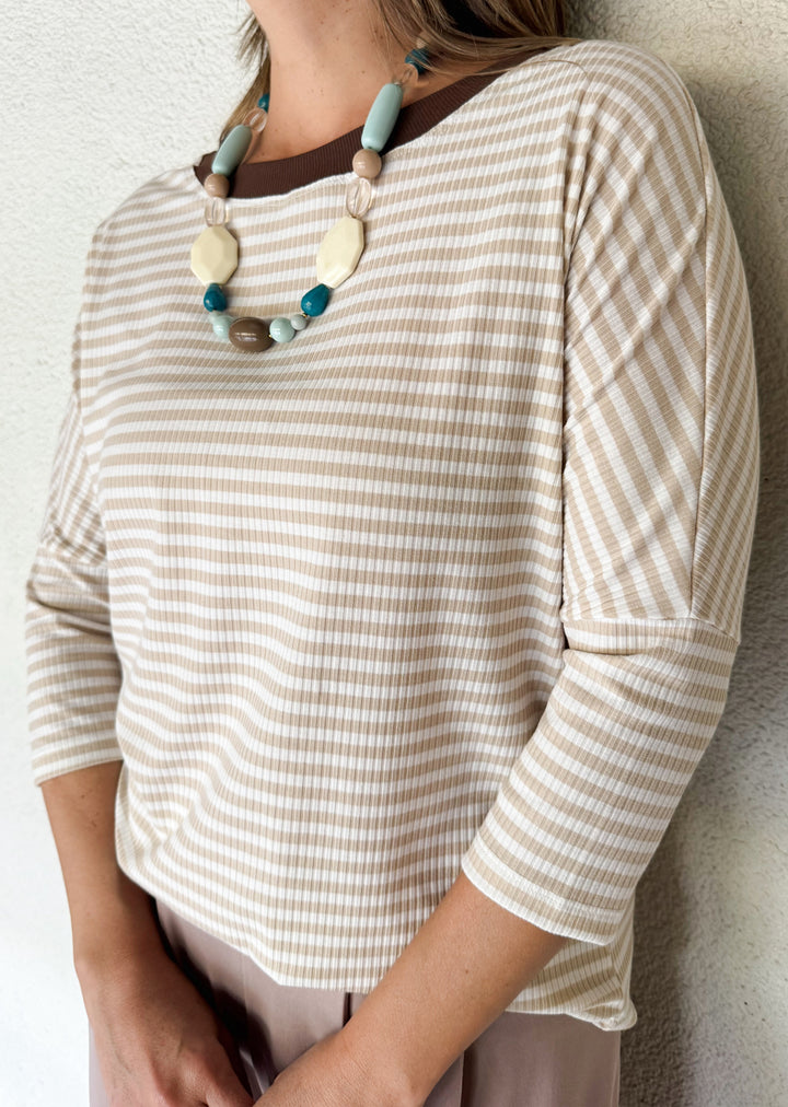 Polera Tere | Rayas beige, cuello chocolate
