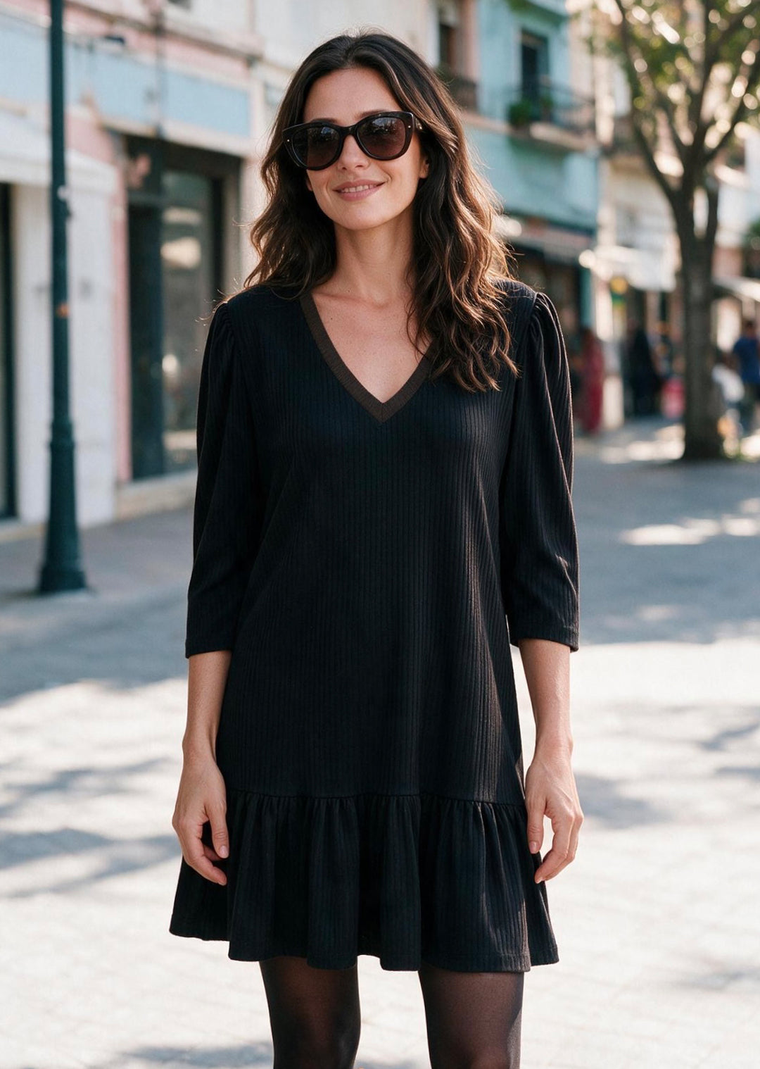 Vestido Fer | Negro, cuello chocolate