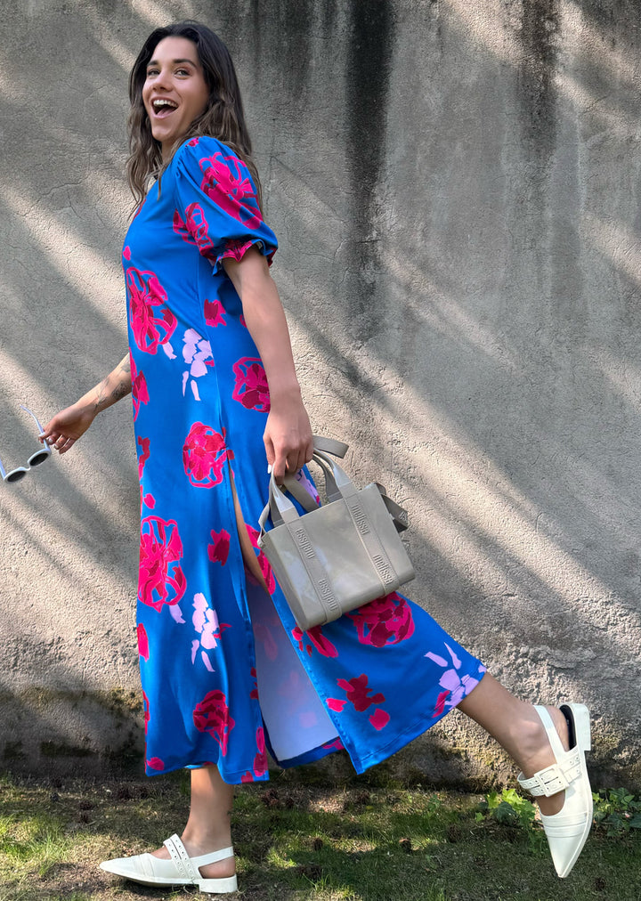 *PRE VENTA* Vestido Ignacia | Flores Fondo Azul