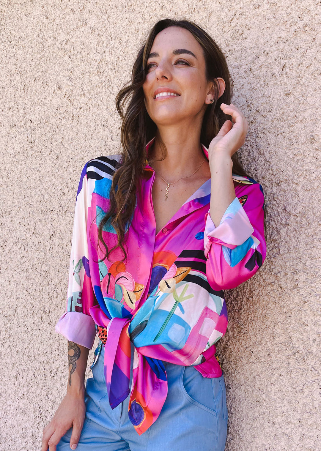 Blusa Bernarda | Pintura Fondo Fucsia